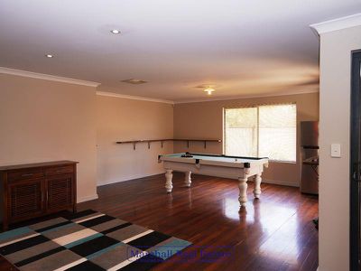 32 Ripplevale Circle, Carramar