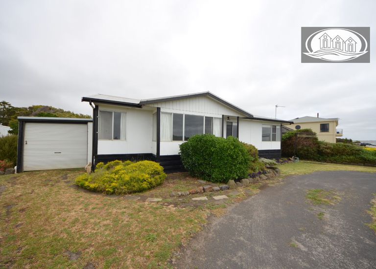 9 Clifton Court, Portland