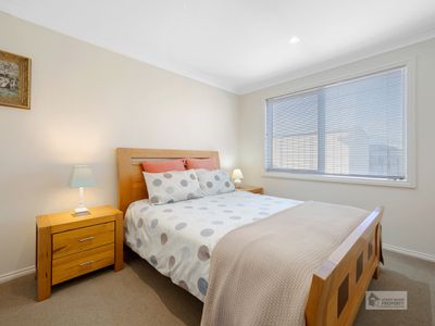 2 / 1 Moore Court, Wynyard