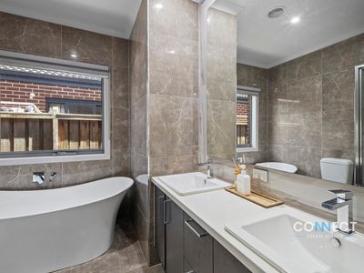 8 Best Street, Cranbourne West