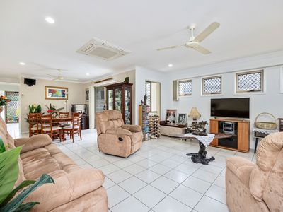 8 Kennedy Court, Urraween
