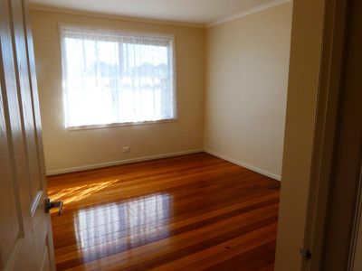 6 Martindale Crescent, Seymour