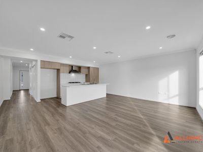 18 Peterborough Rise, Werribee