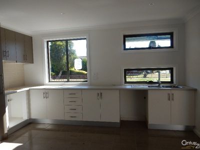 2 / 15 Liquidamber Street, Doveton