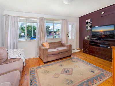 66 Deakin Street, Oak Flats