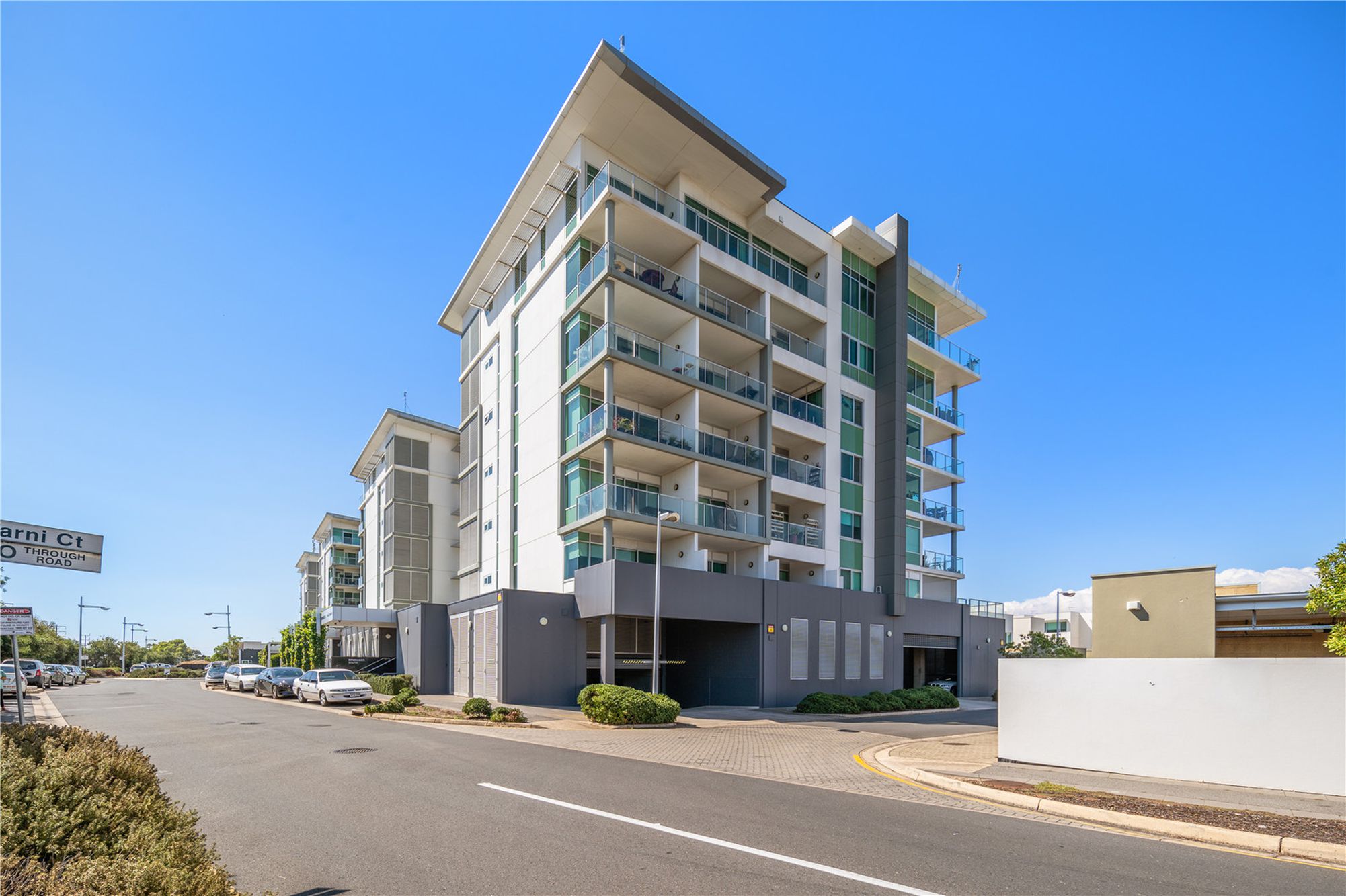 215 / 1-2 Tarni Court, New Port