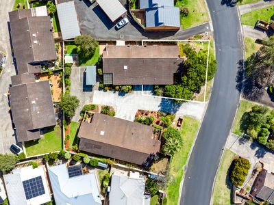 4 / 11 Eric Fenning Drive, Surf Beach