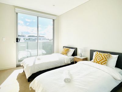 812 / 22 Dressler Court, Merrylands