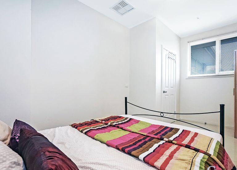 2 / 5 Risdon Drive, Notting Hill