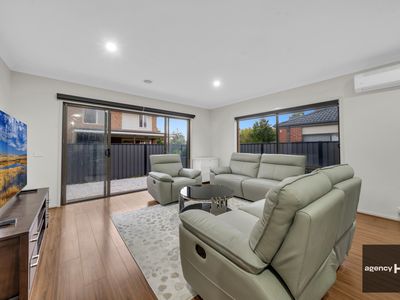 4 Lusitano Way, Clyde North