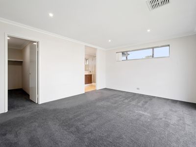 15 Medinah Street, Meadow Springs