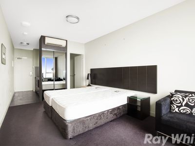 913/43 Therry Street, Melbourne