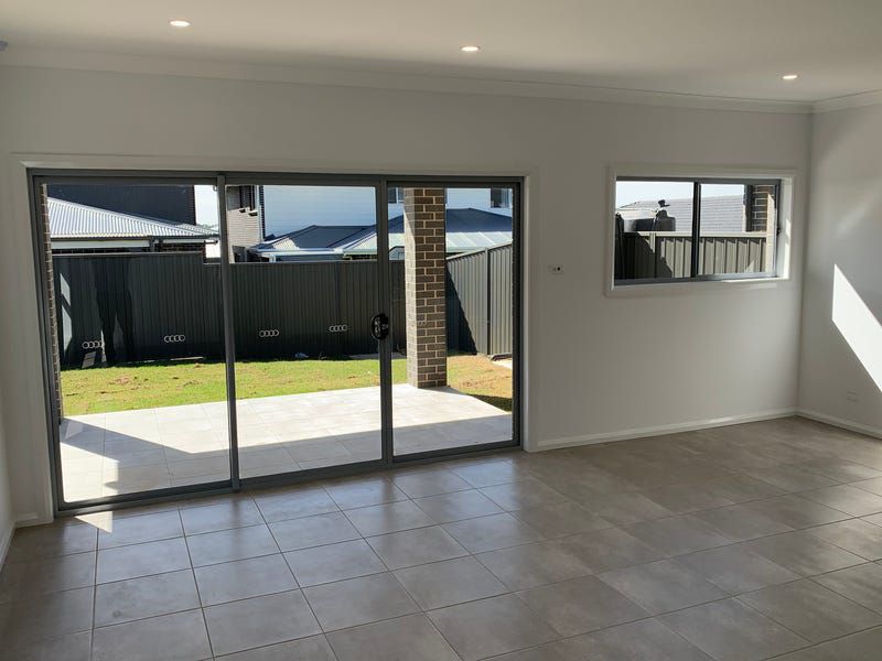 12A Silverton Street, Gregory Hills