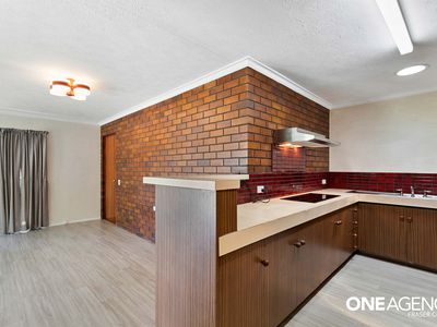 4 / 2 James Street, Urangan