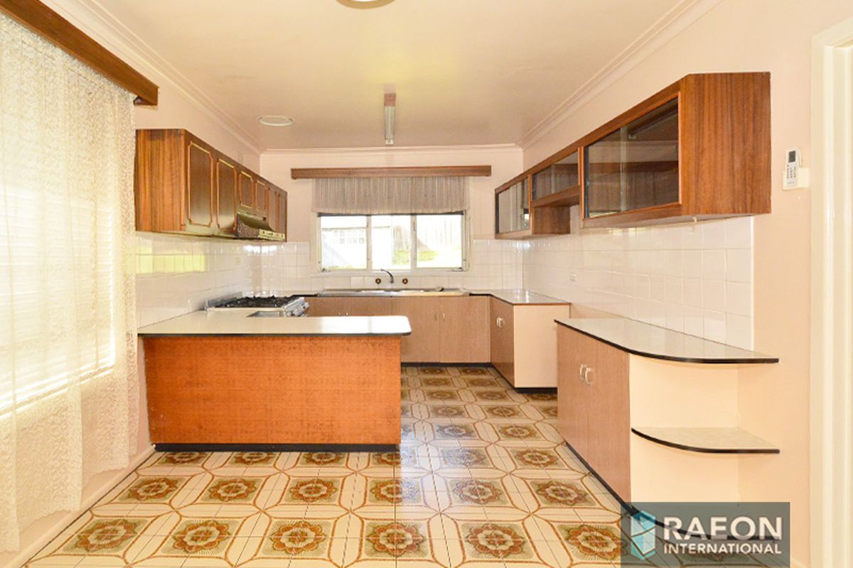 28 Lincoln Drive, Bulleen