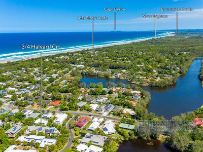 3 / 4 Halyard Court, Ocean Shores