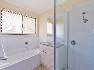 14 Baden Jones Way, North Booval