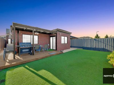 22 Mendocino Crescent, Tarneit