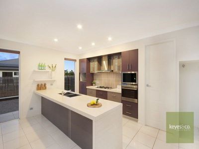 42 Shoalmarra Drive, Mount Low