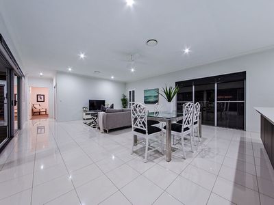 28 Esk Cres, Wakerley