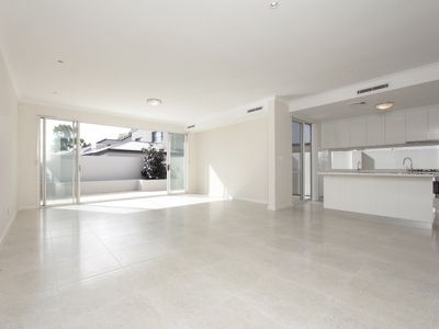 5 Grasstree Way, Churchlands