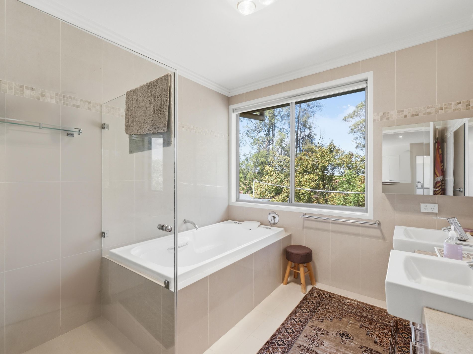 16 Bella Vista Drive, Lake Wyangan