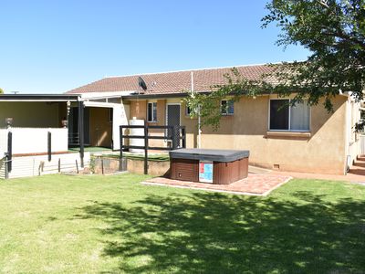 25 Dugga Street, Peak Hill