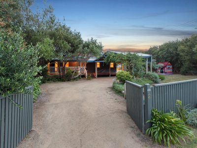 2 Hadrian Avenue, St Andrews Beach