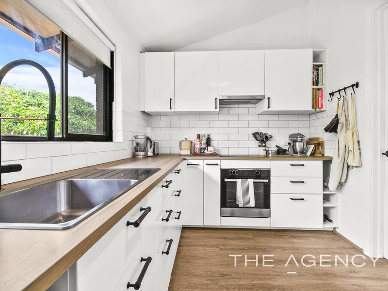 1 / 28 Allerton Way, Booragoon