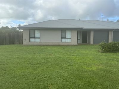 1 / 13 Sharp Crescent, Branyan