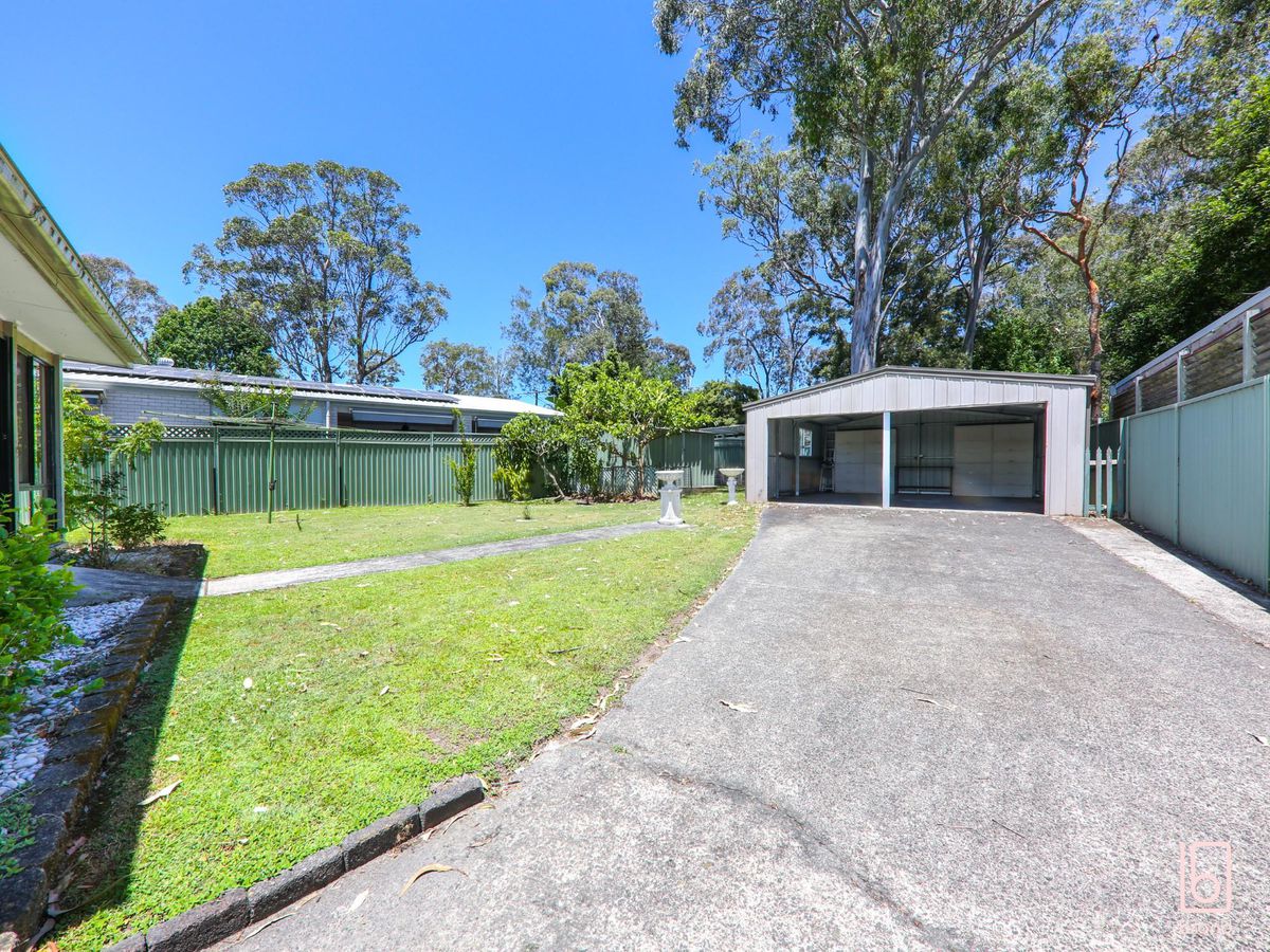 16 Lakeshore Avenue, Kingfisher Shores