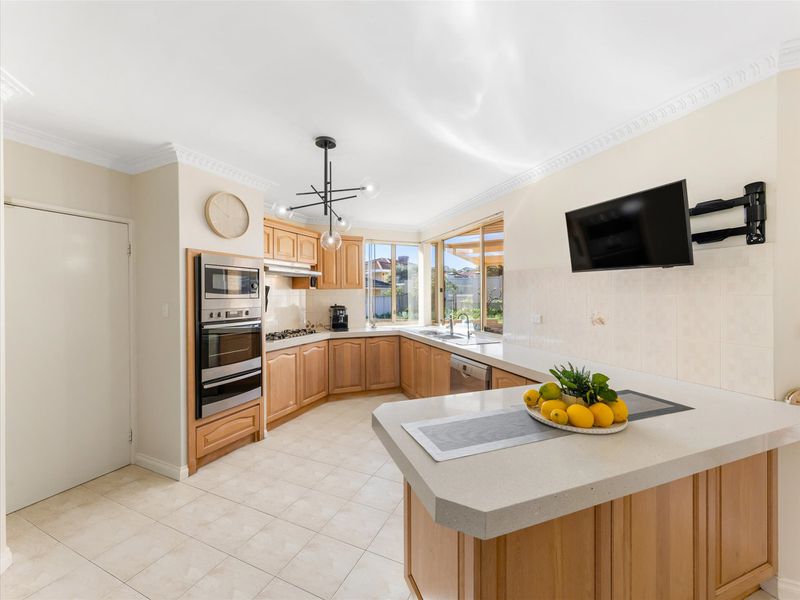 39 Castellon Crescent, Coogee