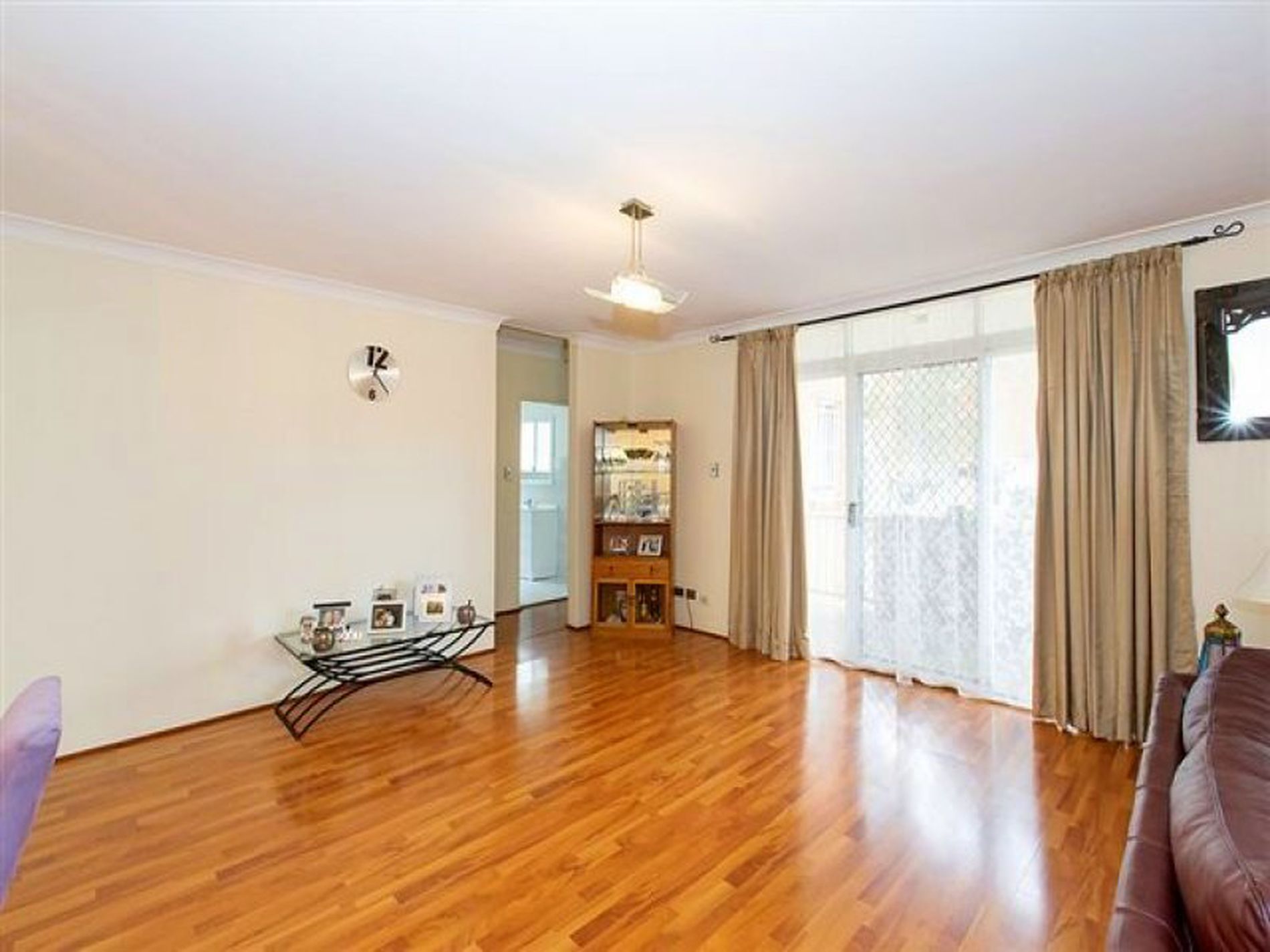 8 / 28 White Avenue, Bankstown
