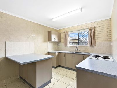 3 / 3 King Street, Urangan