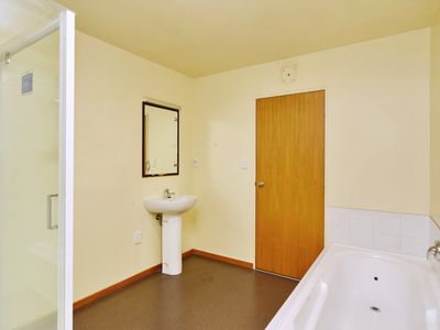5 / 25 Grove Road, Addington