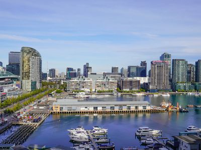 1708 / 241 Harbour Esplanade, Docklands