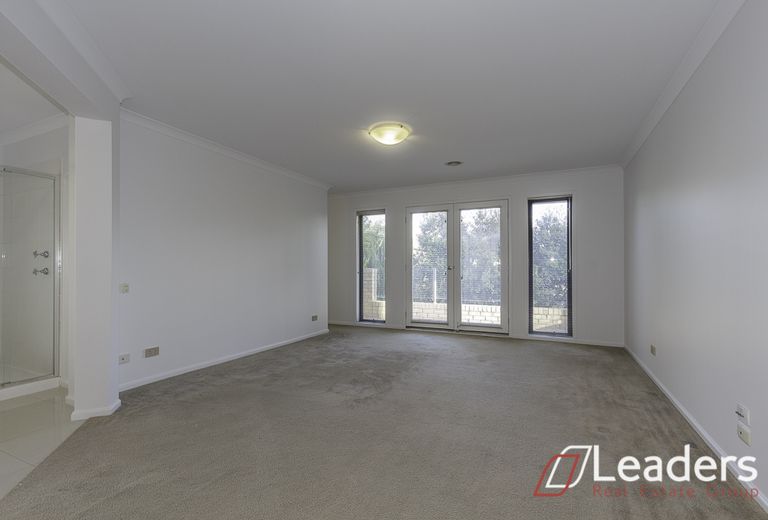 7 Waterstone Cove, Sanctuary Lakes