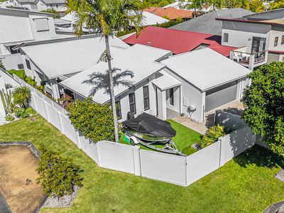 6 Melos Place, Parrearra