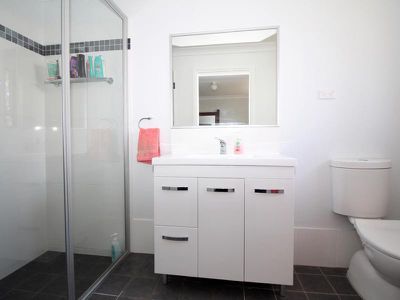 2 Cobb Avenue, Llanarth