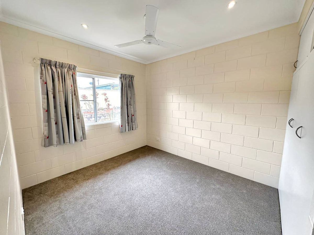 8 LARKIN CLOSE, Atherton