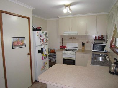 9 Aspin Gardens, Golden Square