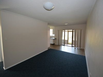 3 / 9-11 Peterborough Avenue, Lake Illawarra