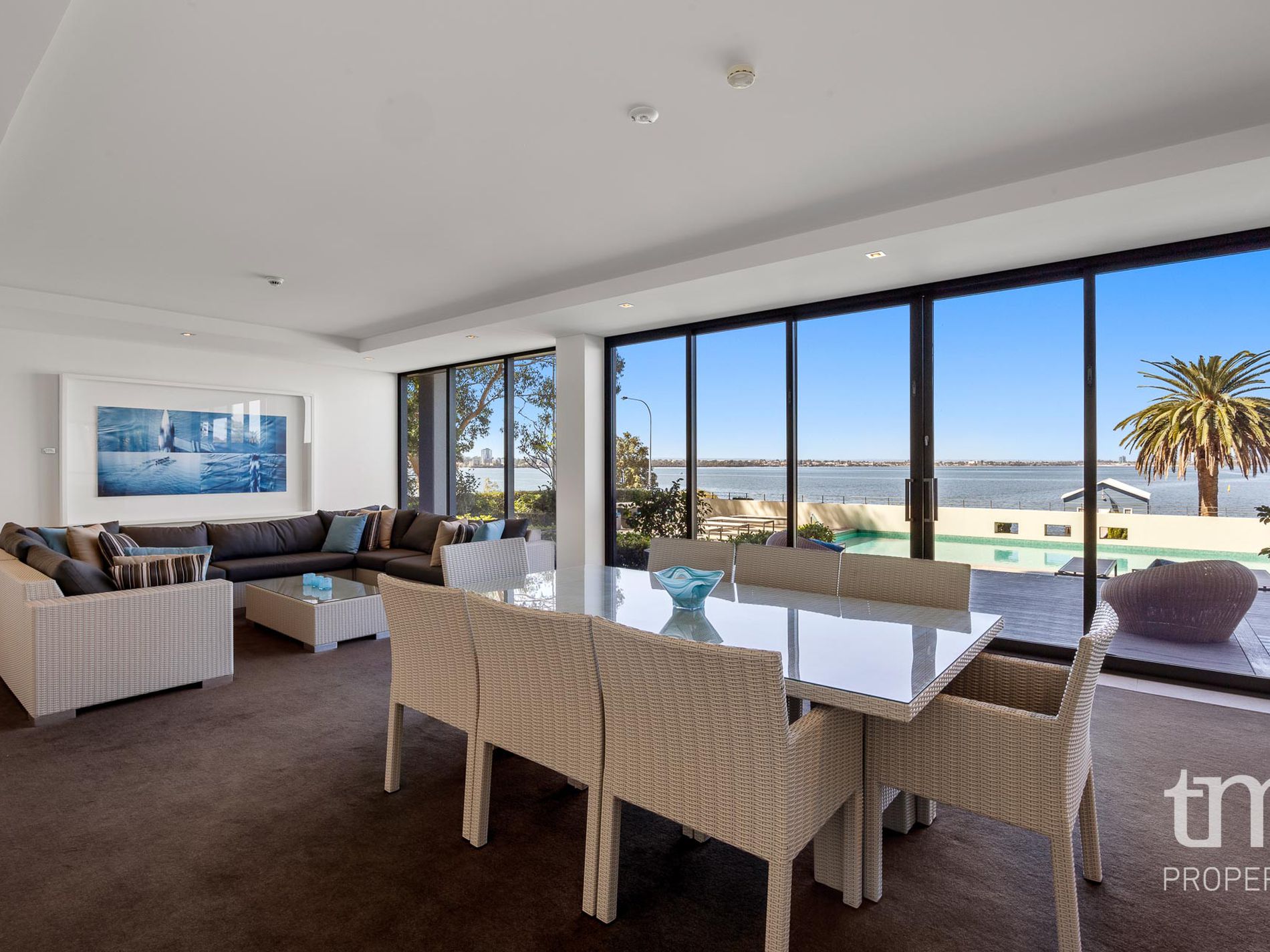 9 / 8 Mounts Bay Road, Crawley