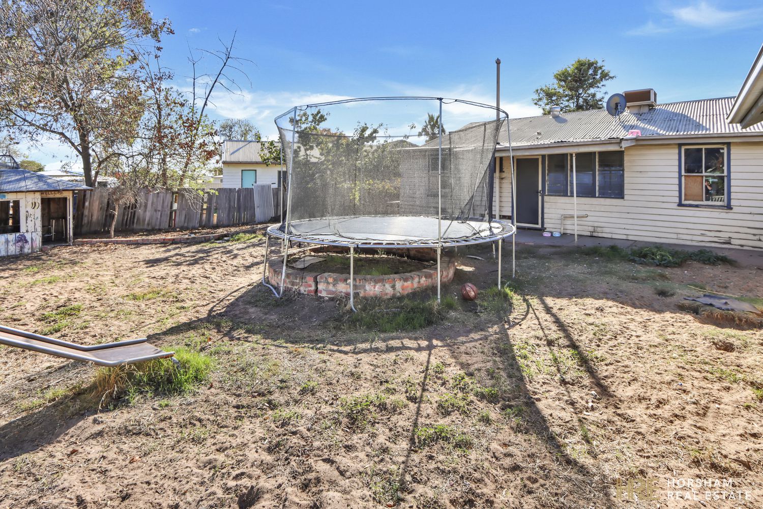 8 Sinclair Place, Horsham