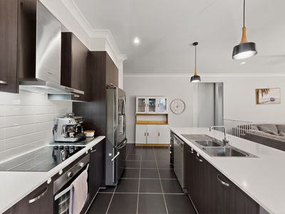 22 Ruwa Drive , Glass House Mountains