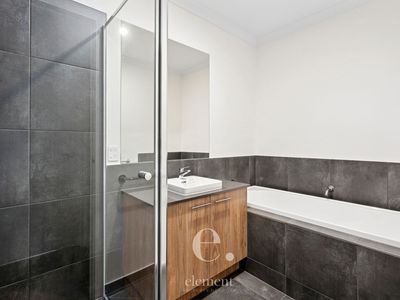 27 Petunia Crescent, Armstrong Creek