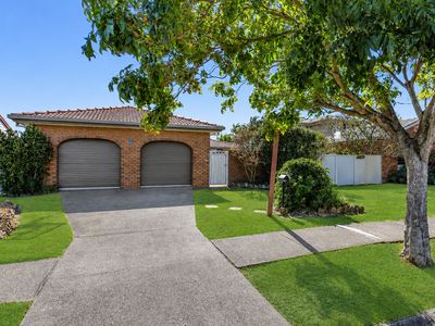 7 Razorbill St, Burleigh Waters