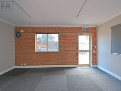 4 / 35 Cooper Road, Cockburn Central