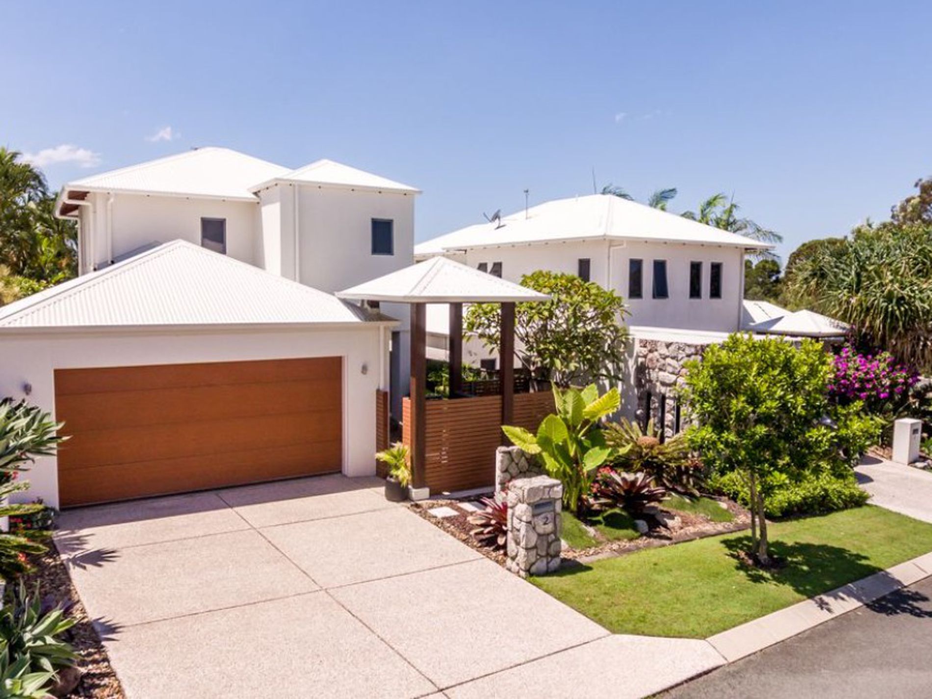 2 / 115 Peregian Springs Drive, Peregian Springs