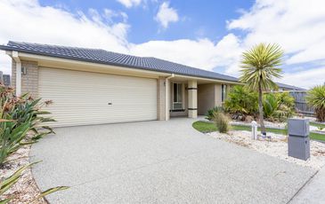 4 Gareth (Patrick) St, Cranbourne East